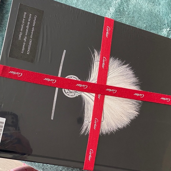 Cartier Women Book with Red Cartier Ribbon - VIP Cartier Gift - Picture 4 of 6